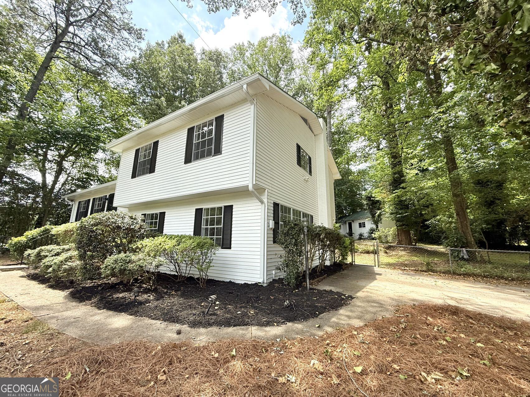 3681 Lavilla Drive Property Photo 2