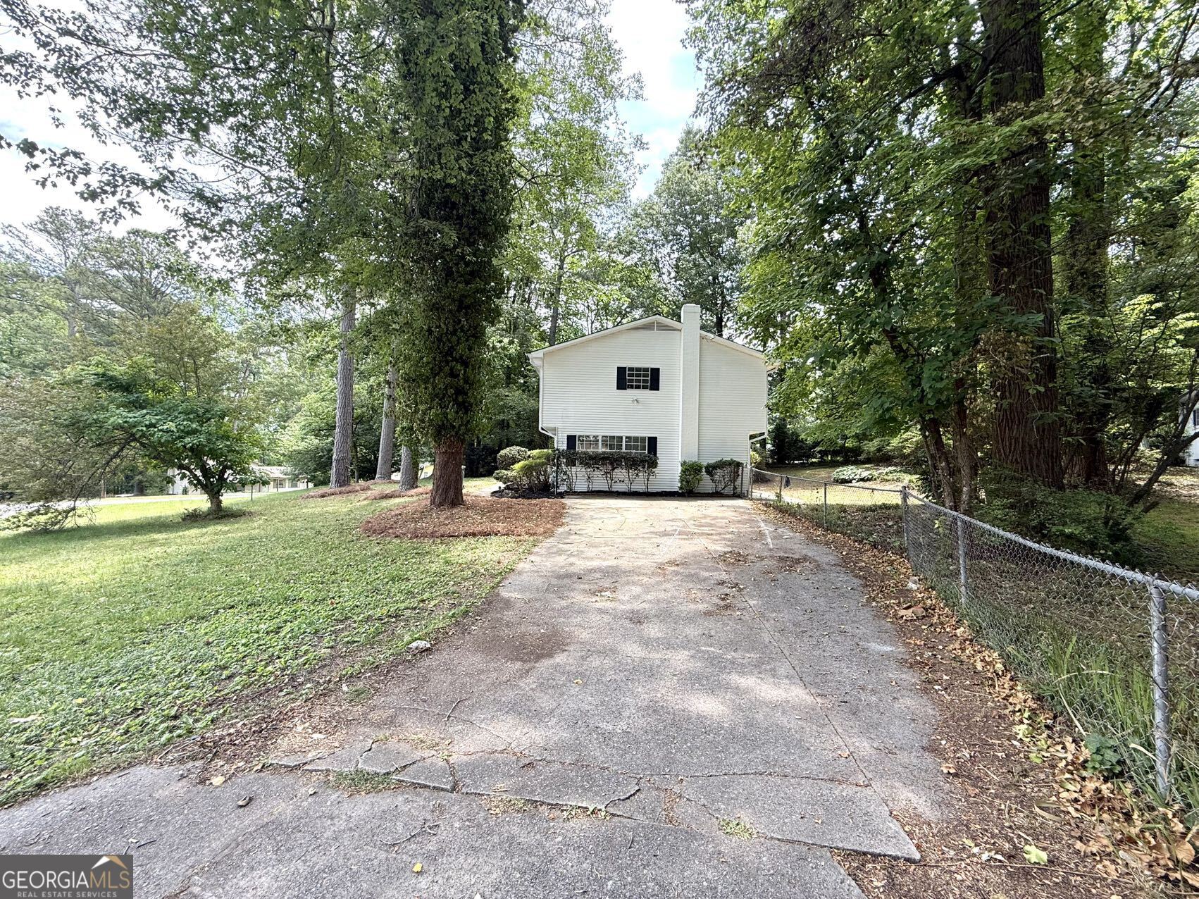 3681 Lavilla Drive Property Photo 3