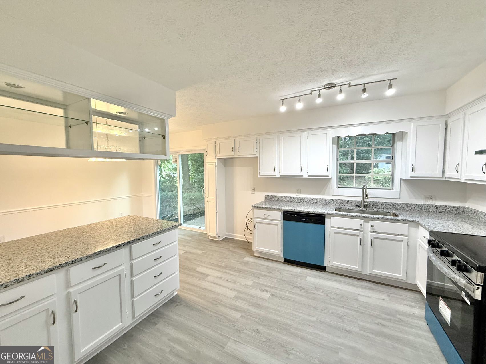 3681 Lavilla Drive Property Photo 9