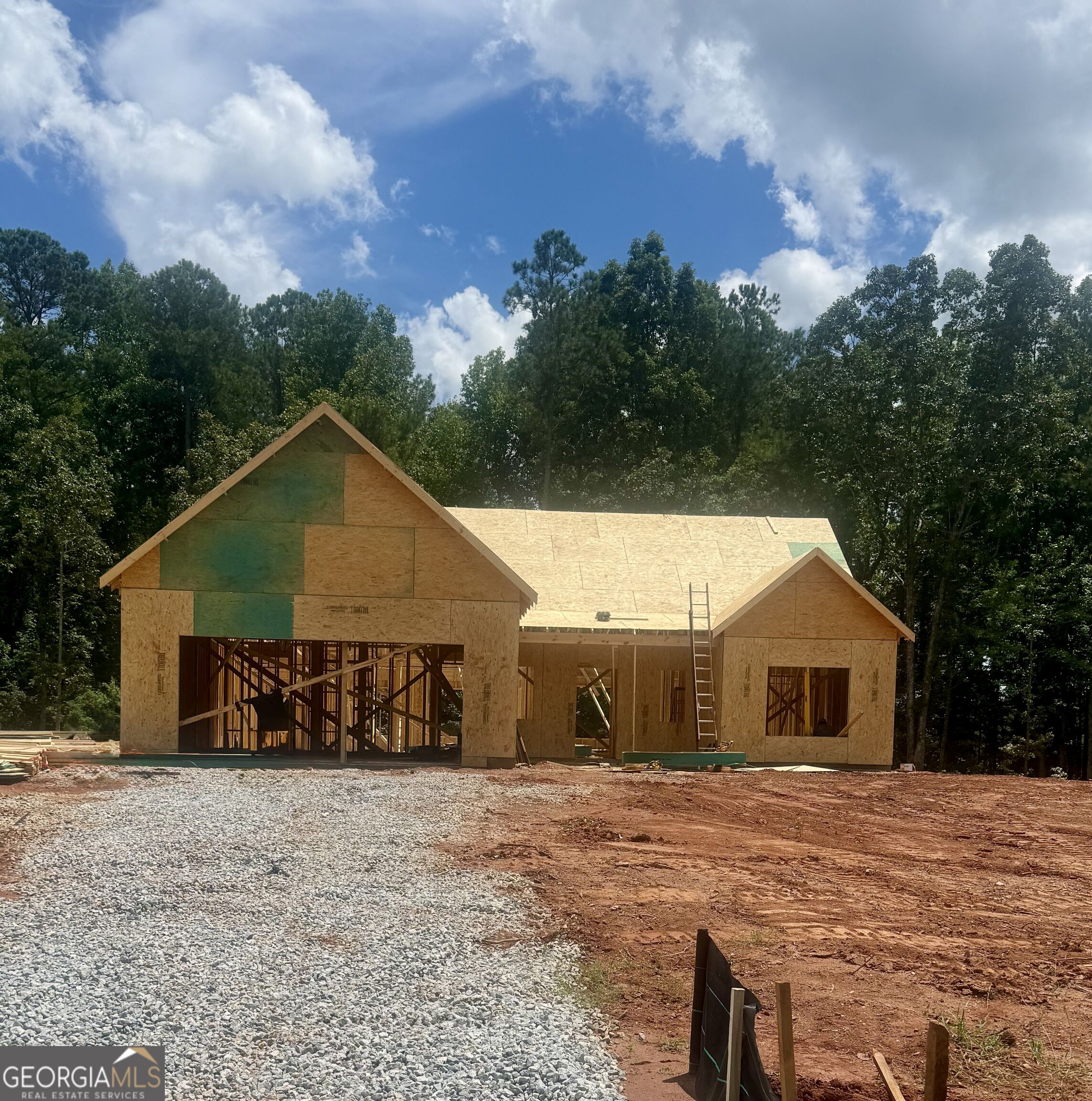 170 Wagon Trail Property Photo 3