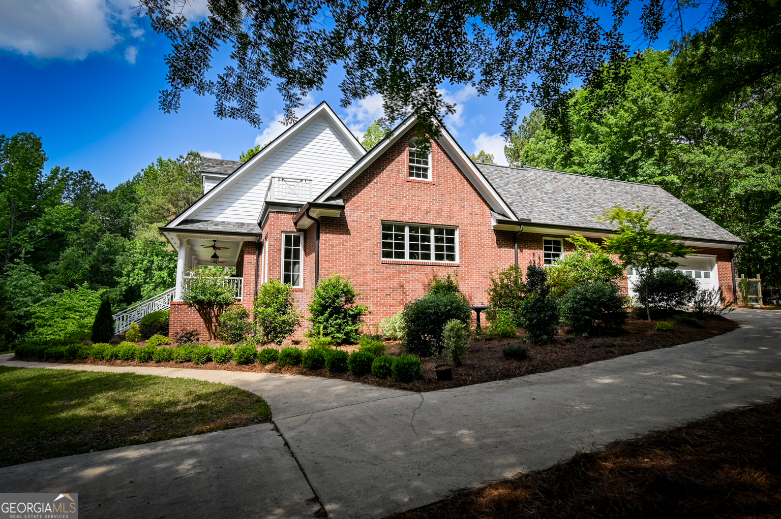 1040 Thornwell Court Property Photo 4