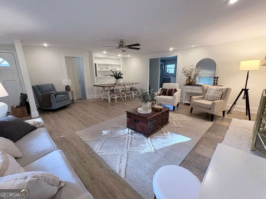 5079 Hudson Road Property Photo 8
