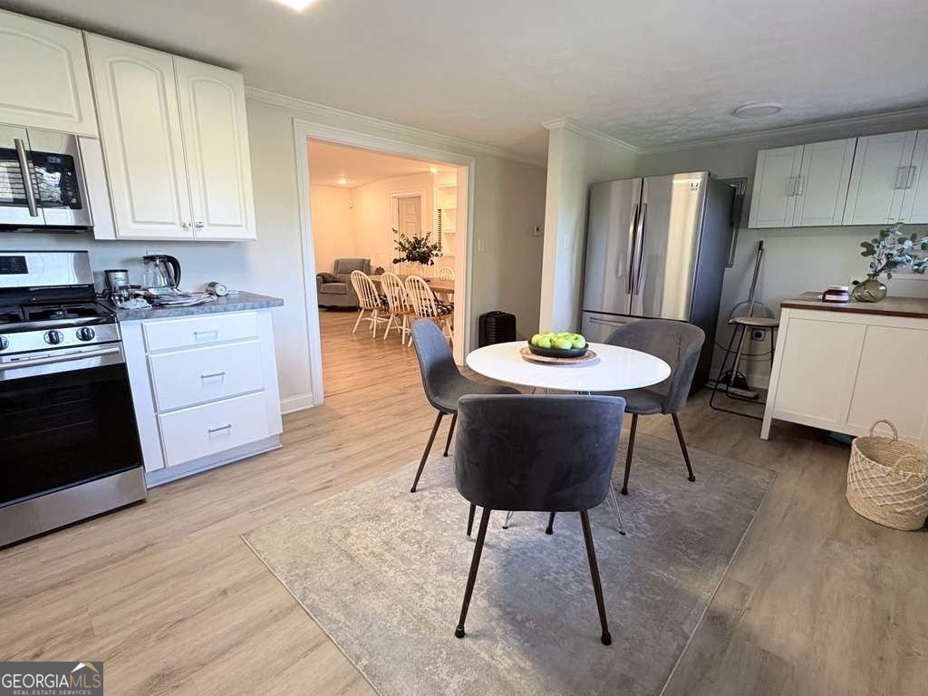 5079 Hudson Road Property Photo 9