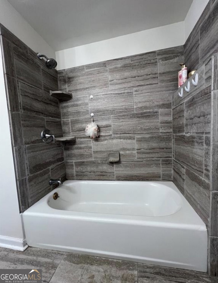 5079 Hudson Road Property Photo 13