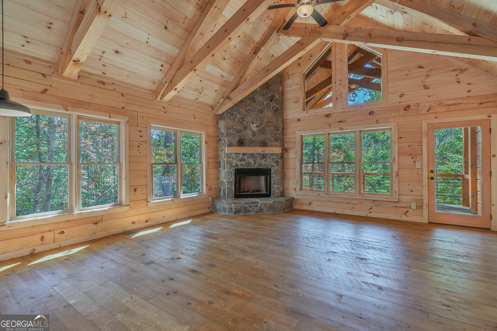 100 Crystal Oliver Lane Property Photo 3