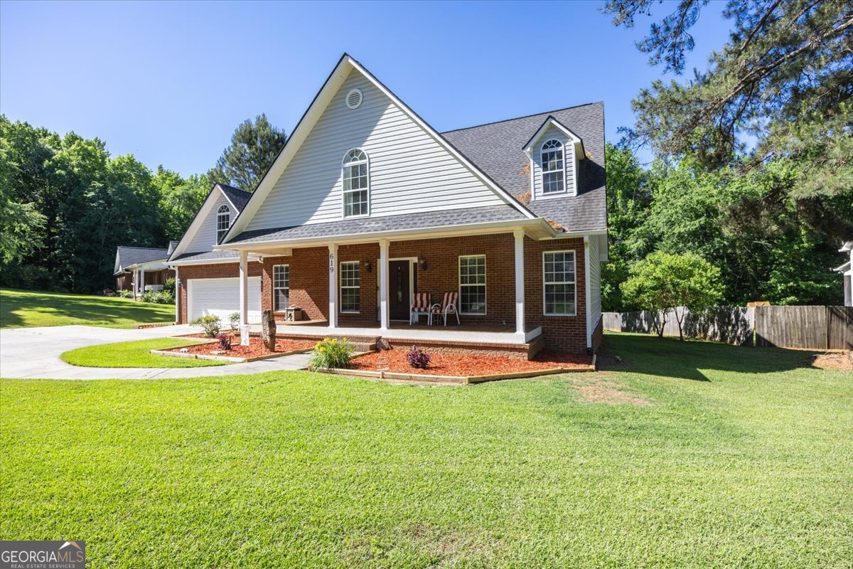 619 Grayridge Road Property Photo 2