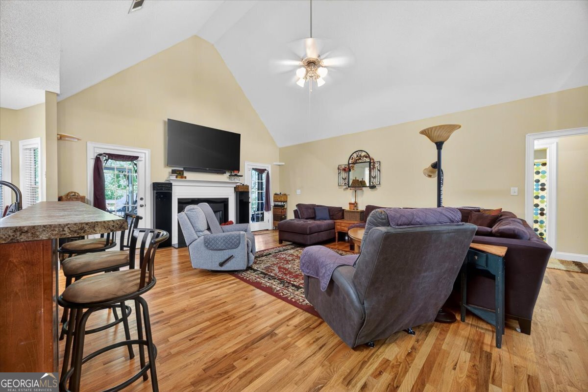 619 Grayridge Road Property Photo 8