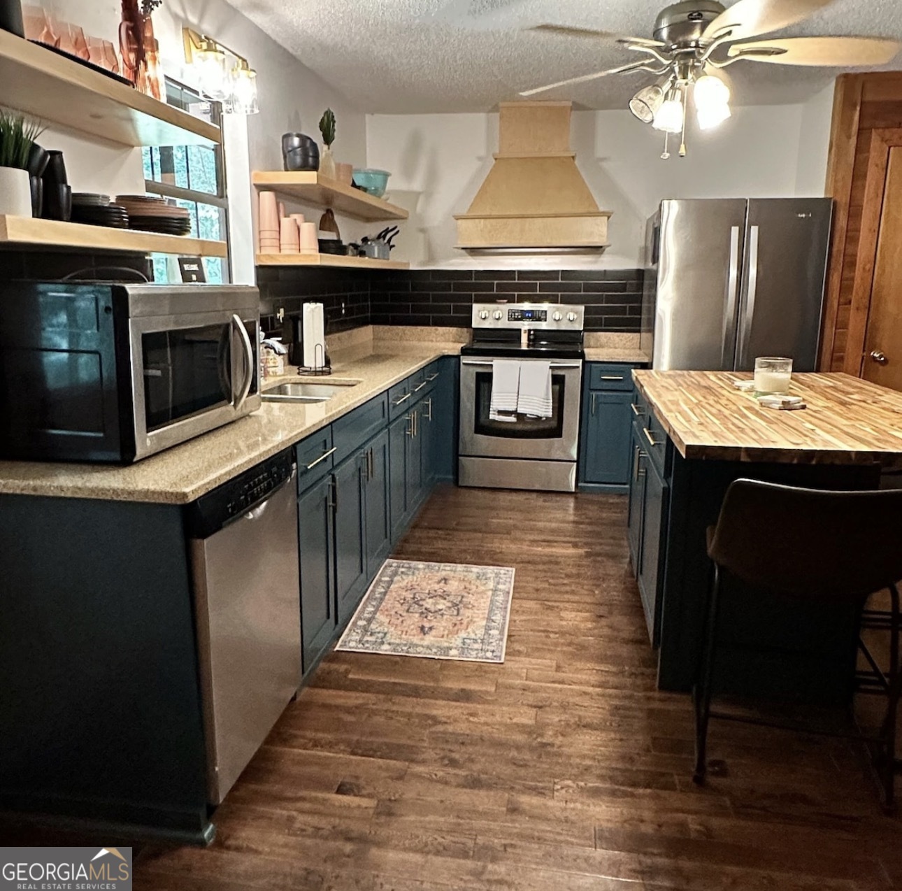 1704 Newport Drive Property Photo 7