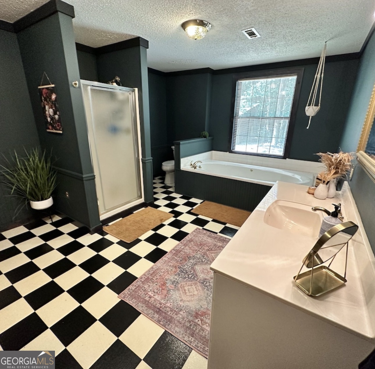 1704 Newport Drive Property Photo 8