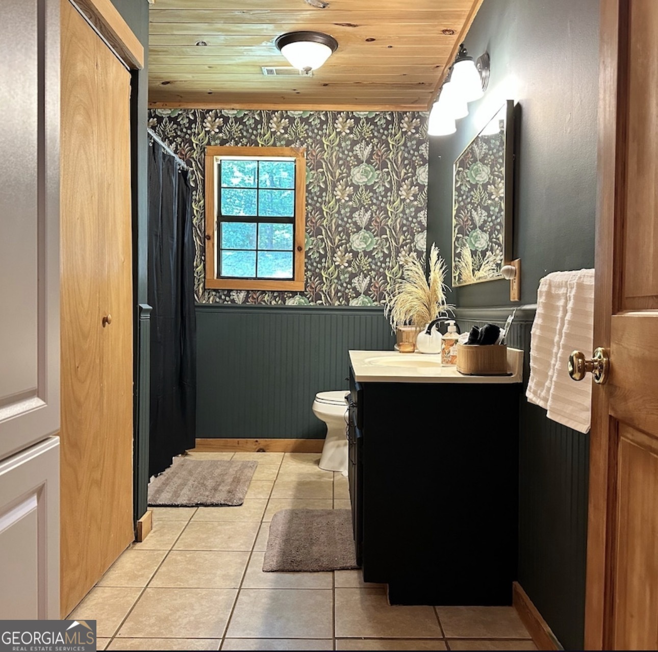 1704 Newport Drive Property Photo 12