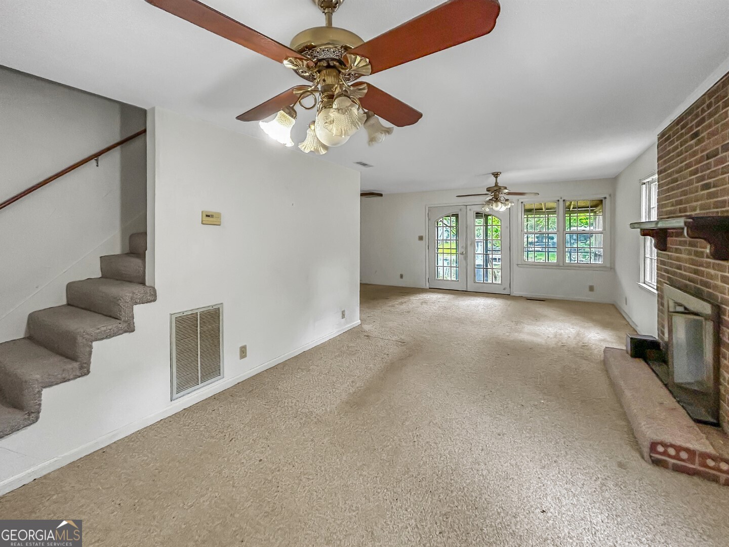 411 Edgewater Circle Property Photo 13