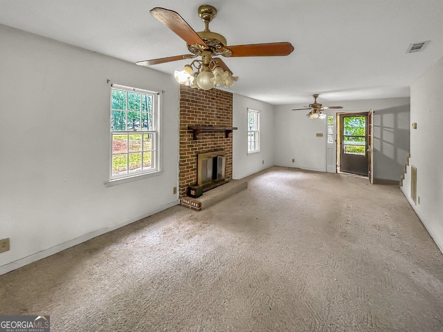 411 Edgewater Circle Property Photo 14