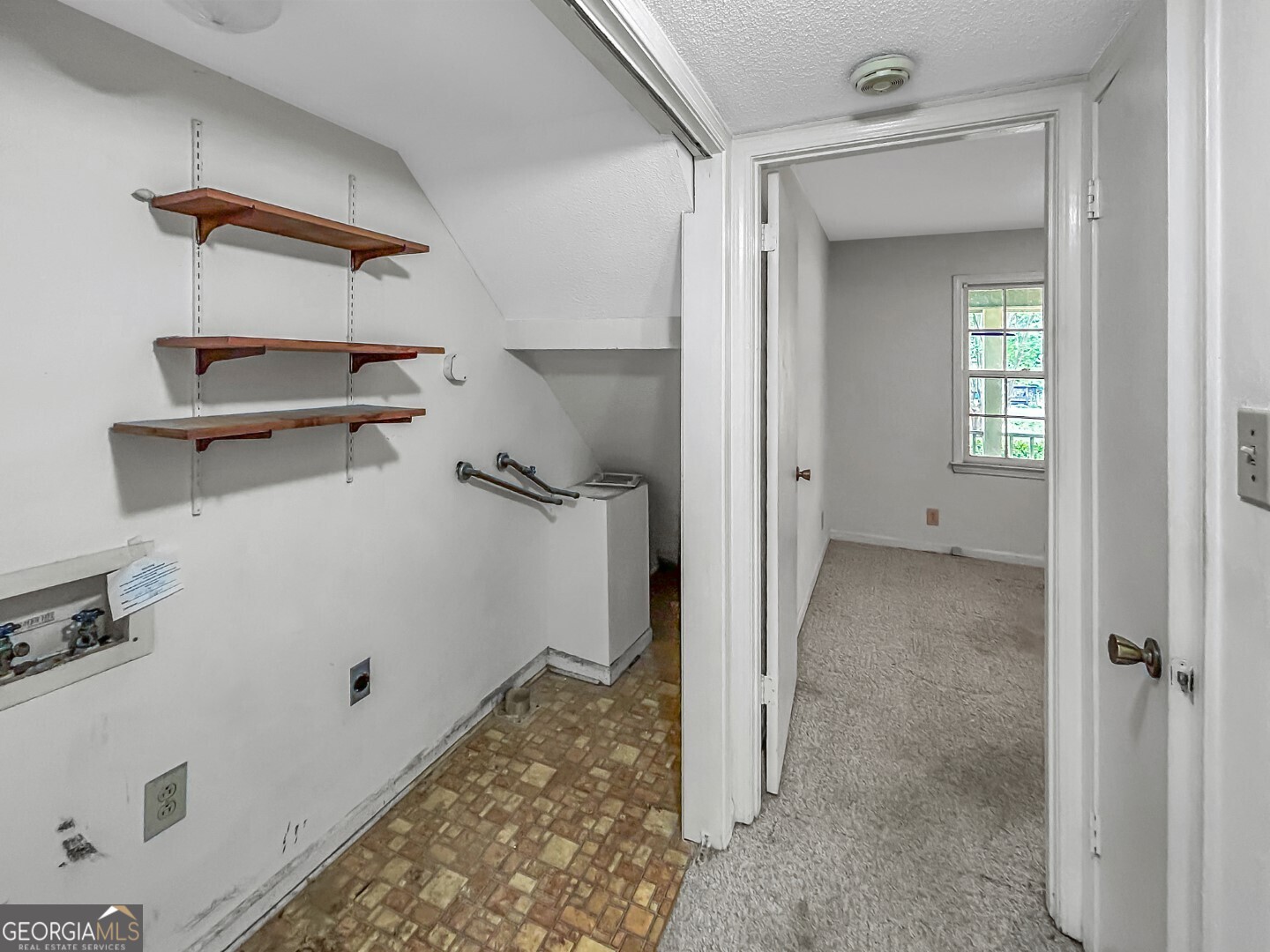 411 Edgewater Circle Property Photo 18