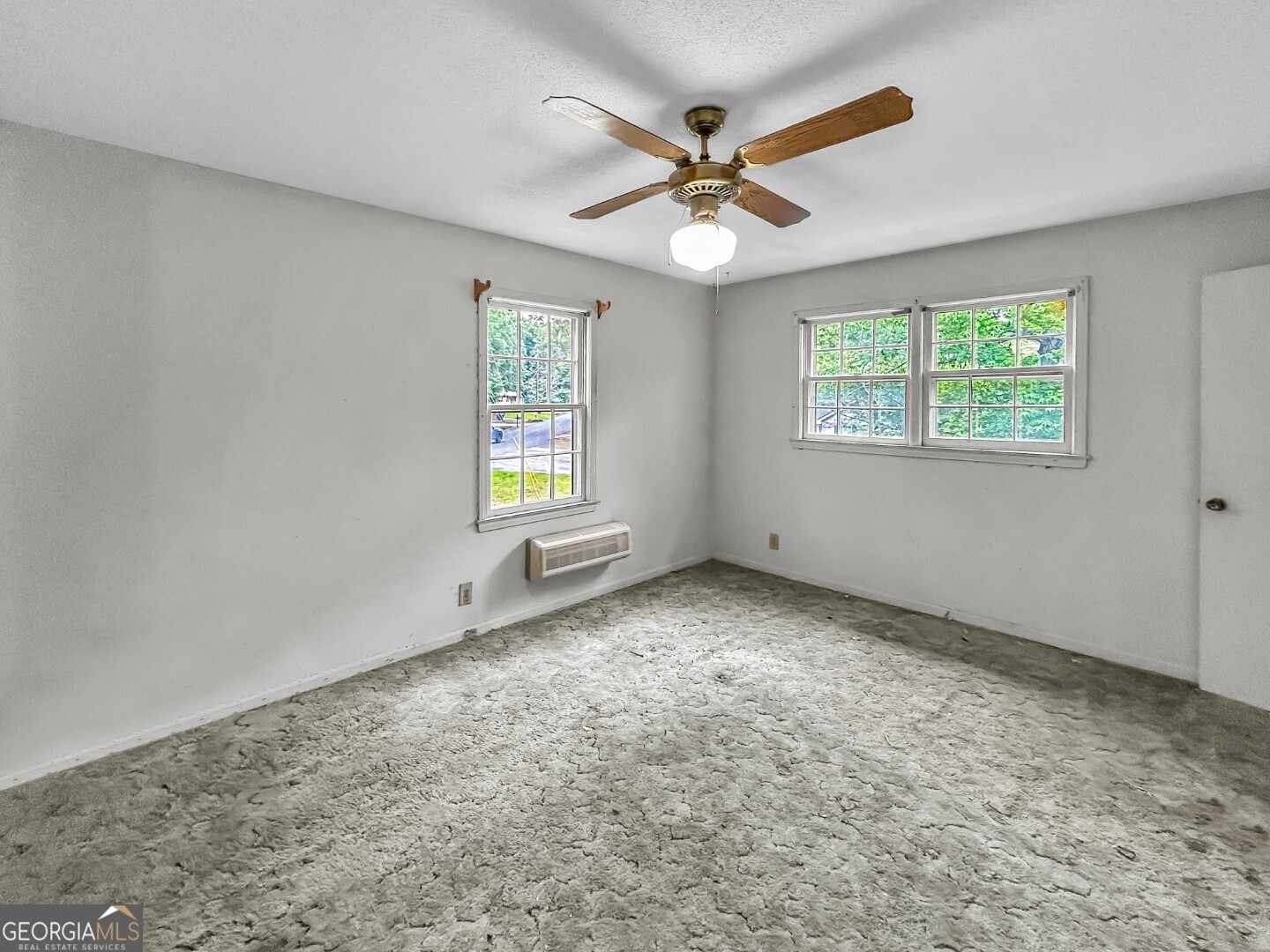 411 Edgewater Circle Property Photo 24