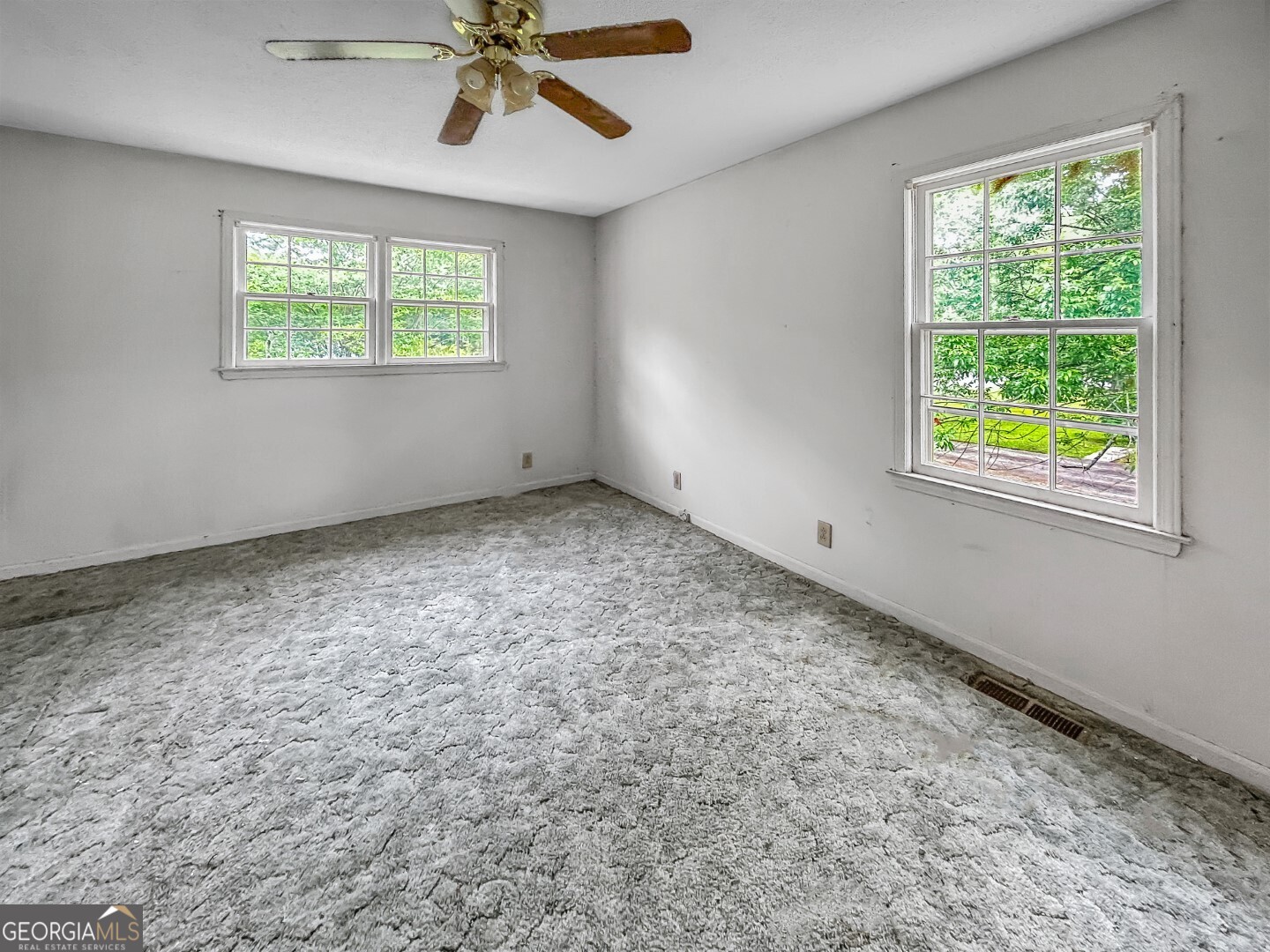 411 Edgewater Circle Property Photo 29