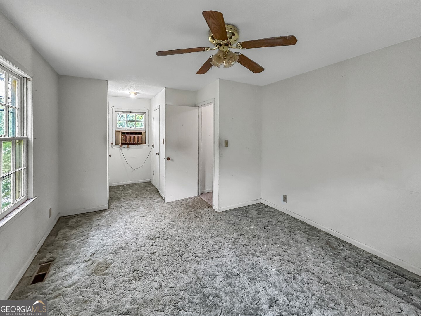 411 Edgewater Circle Property Photo 31