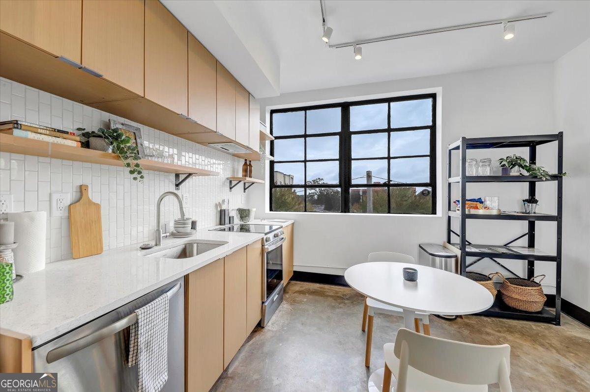 1805 Harvard Avenue # 205 Property Photo 4