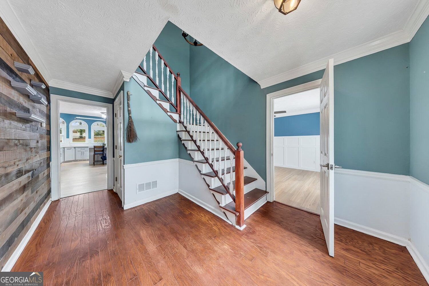 210 Hanarry Drive Property Photo 4
