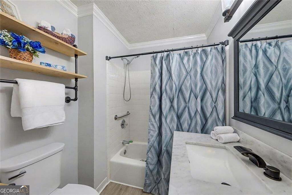 210 Hanarry Drive Property Photo 7