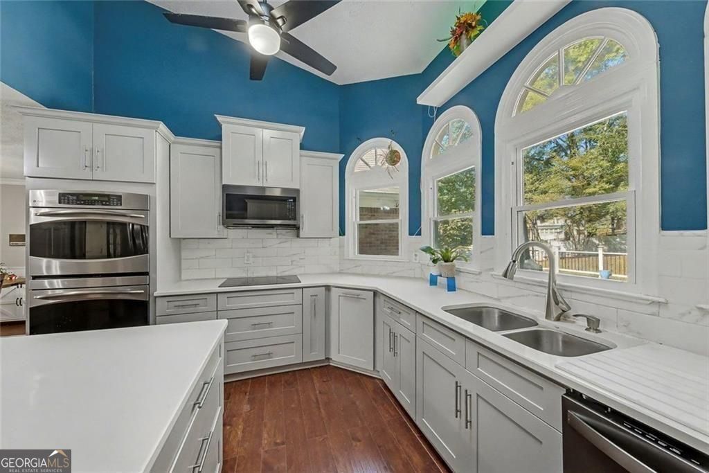 210 Hanarry Drive Property Photo 10