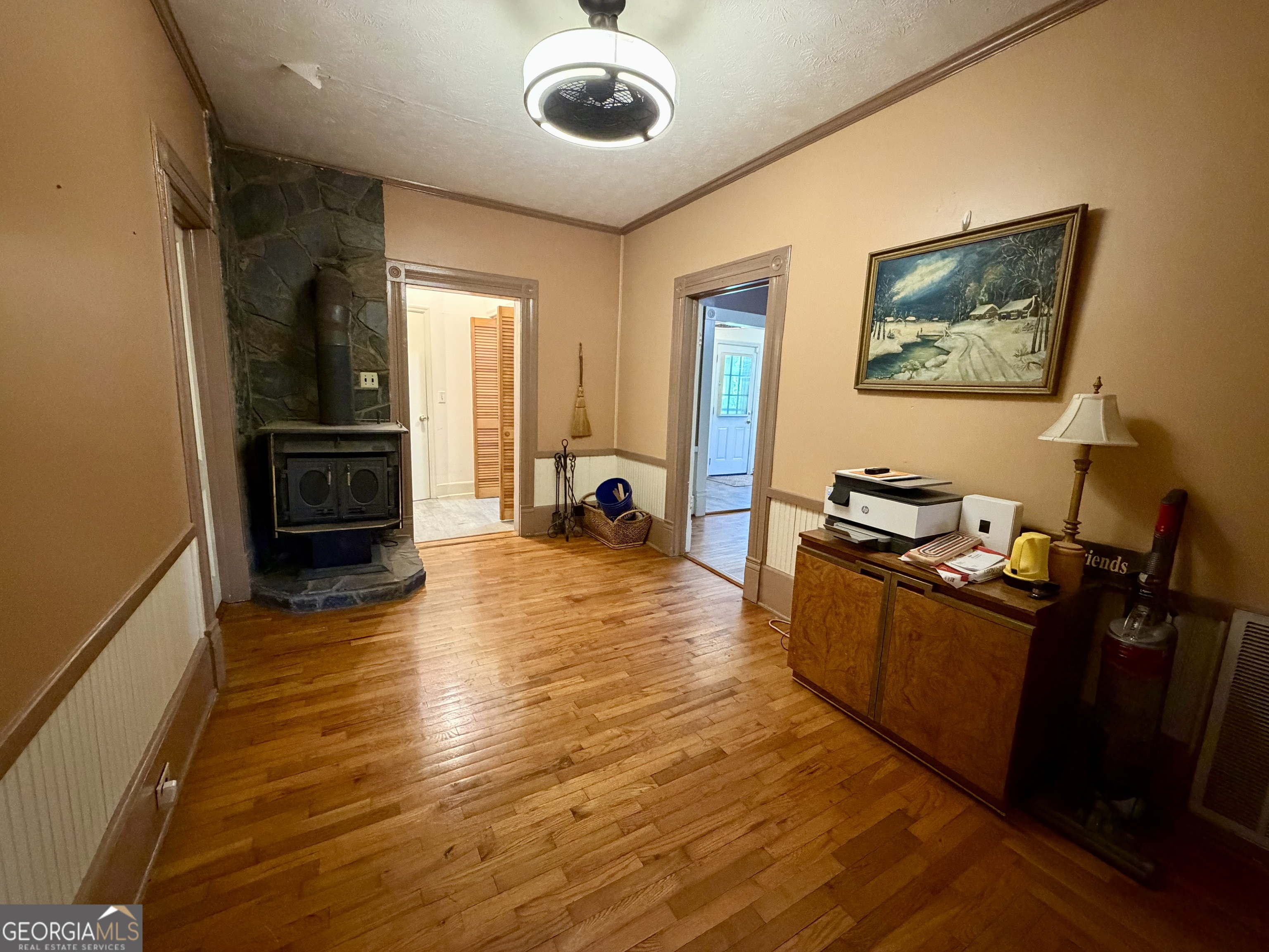 312 N Line Street Property Photo 7