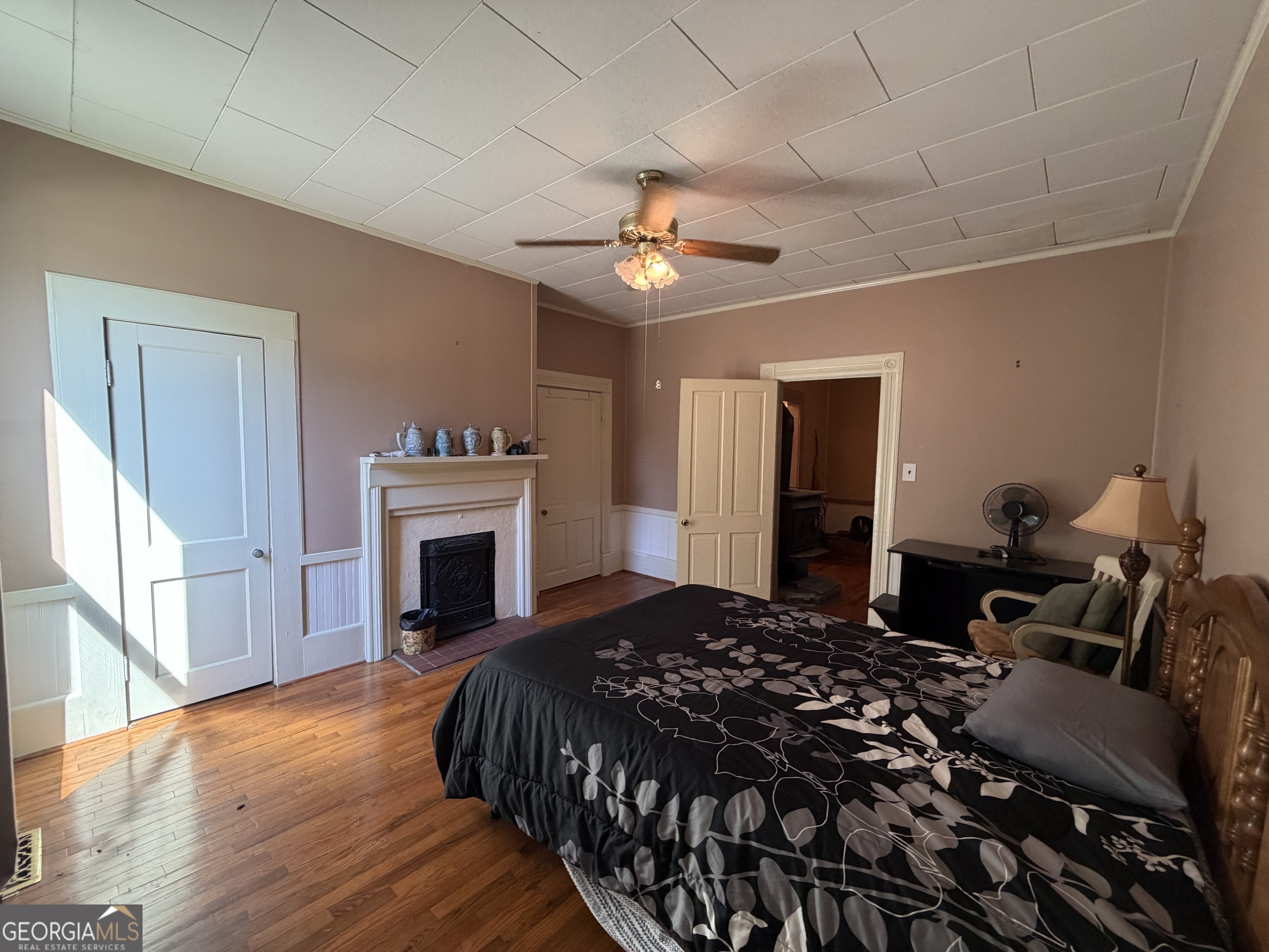 312 N Line Street Property Photo 9