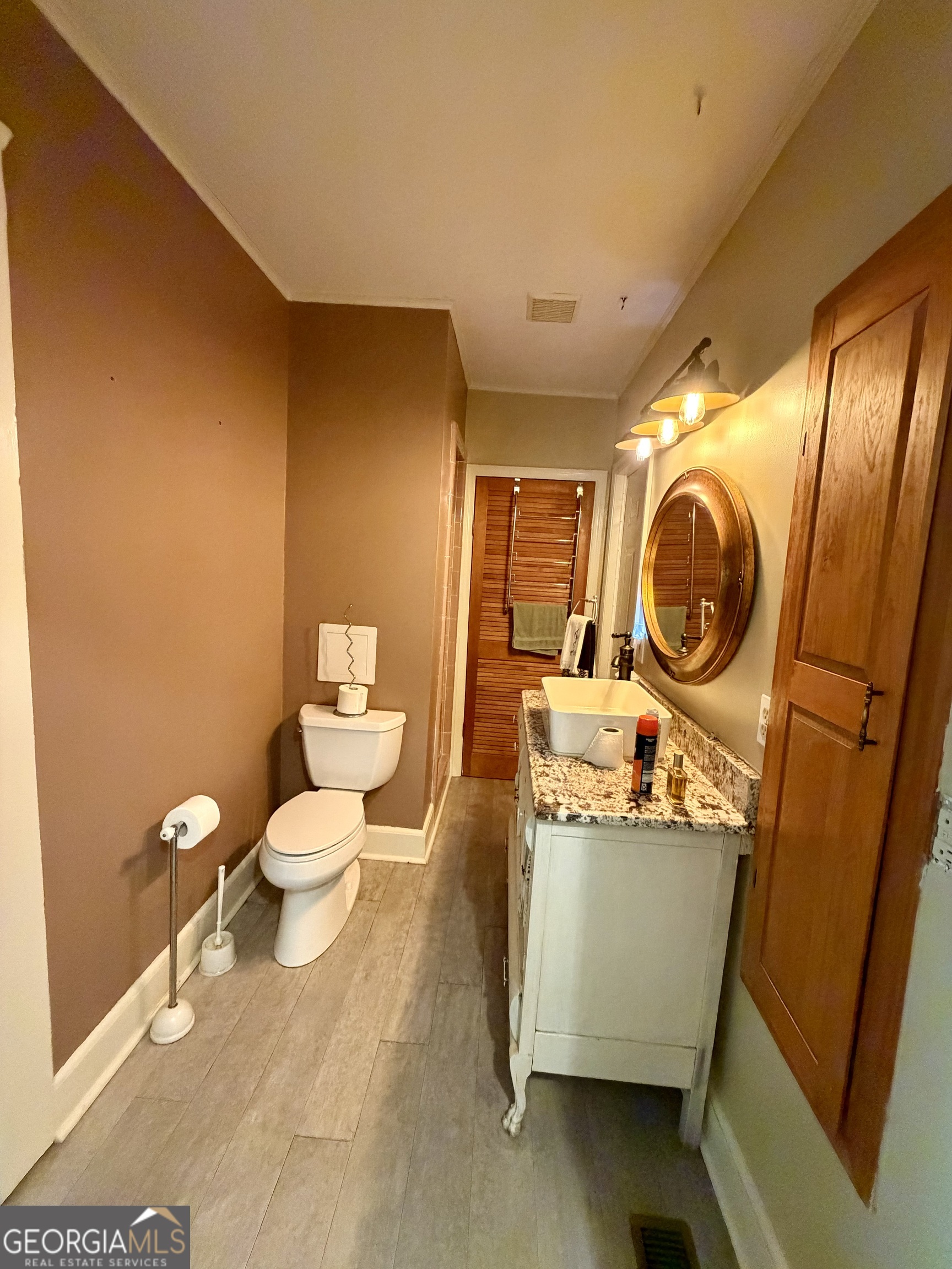 312 N Line Street Property Photo 11