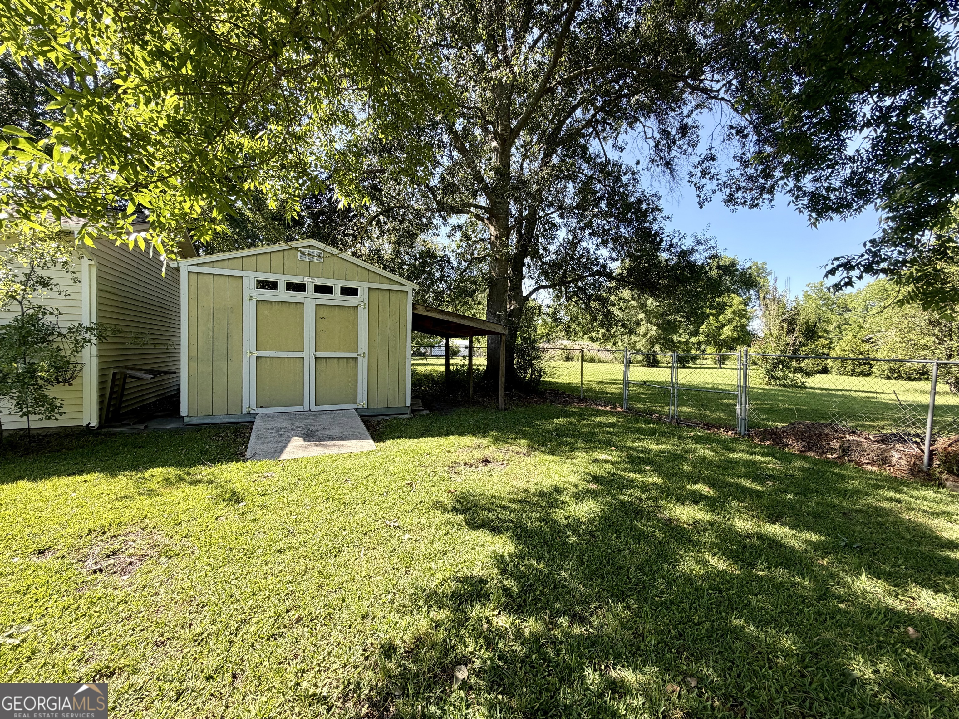 312 N Line Street Property Photo 15