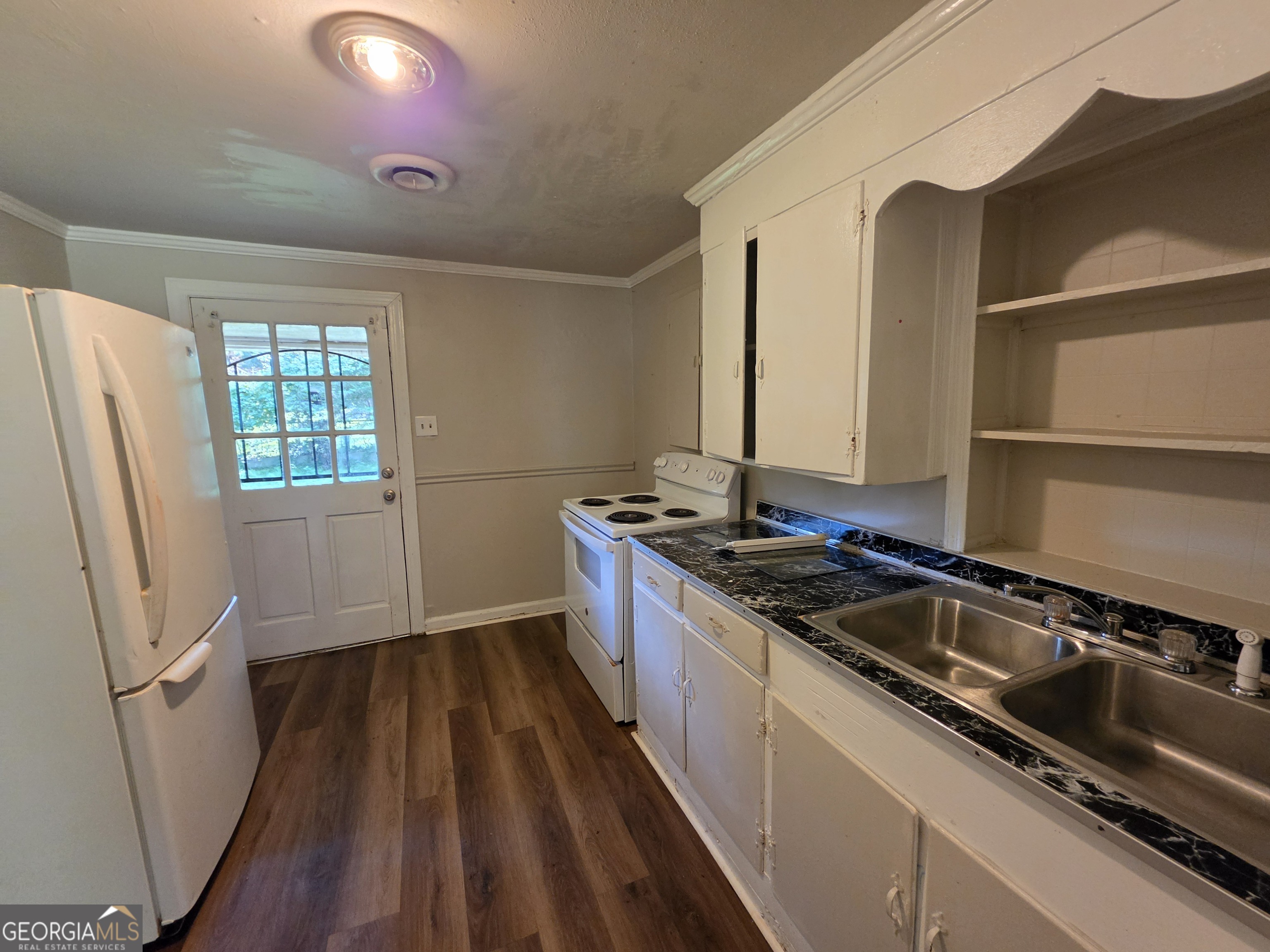 2741 Coral Way Property Photo 6