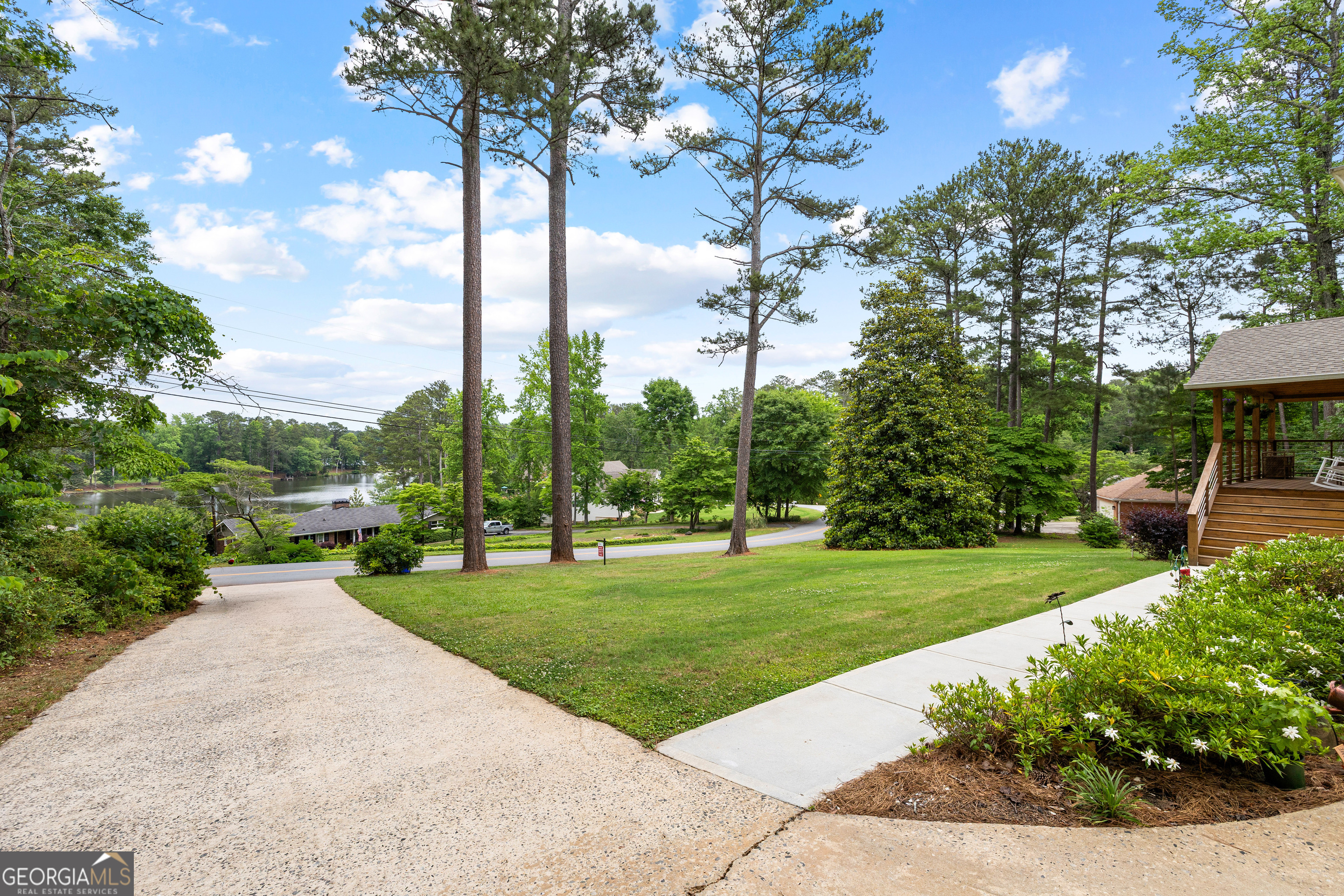 29 Red Bud Trail Property Photo 17