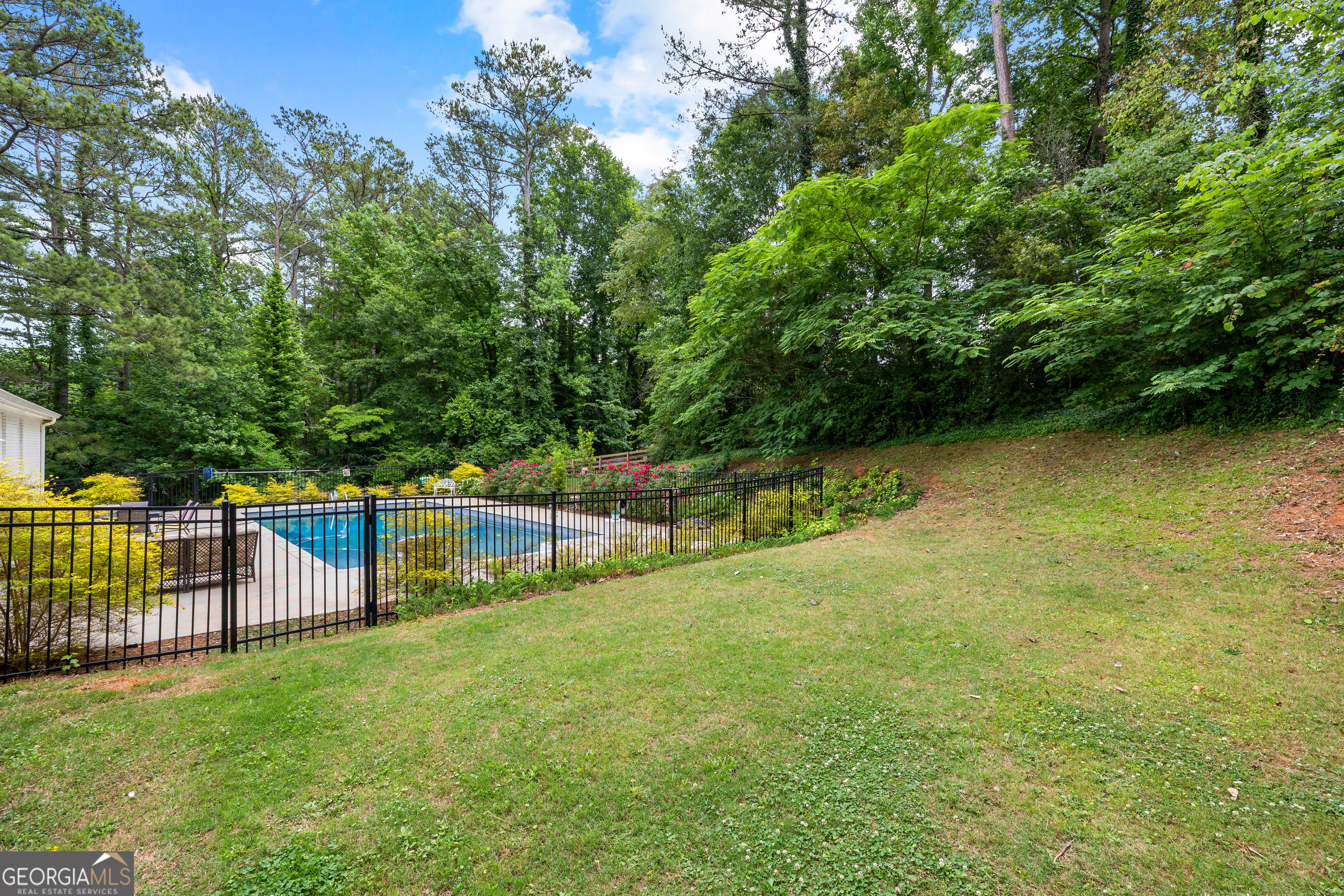 29 Red Bud Trail Property Photo 18
