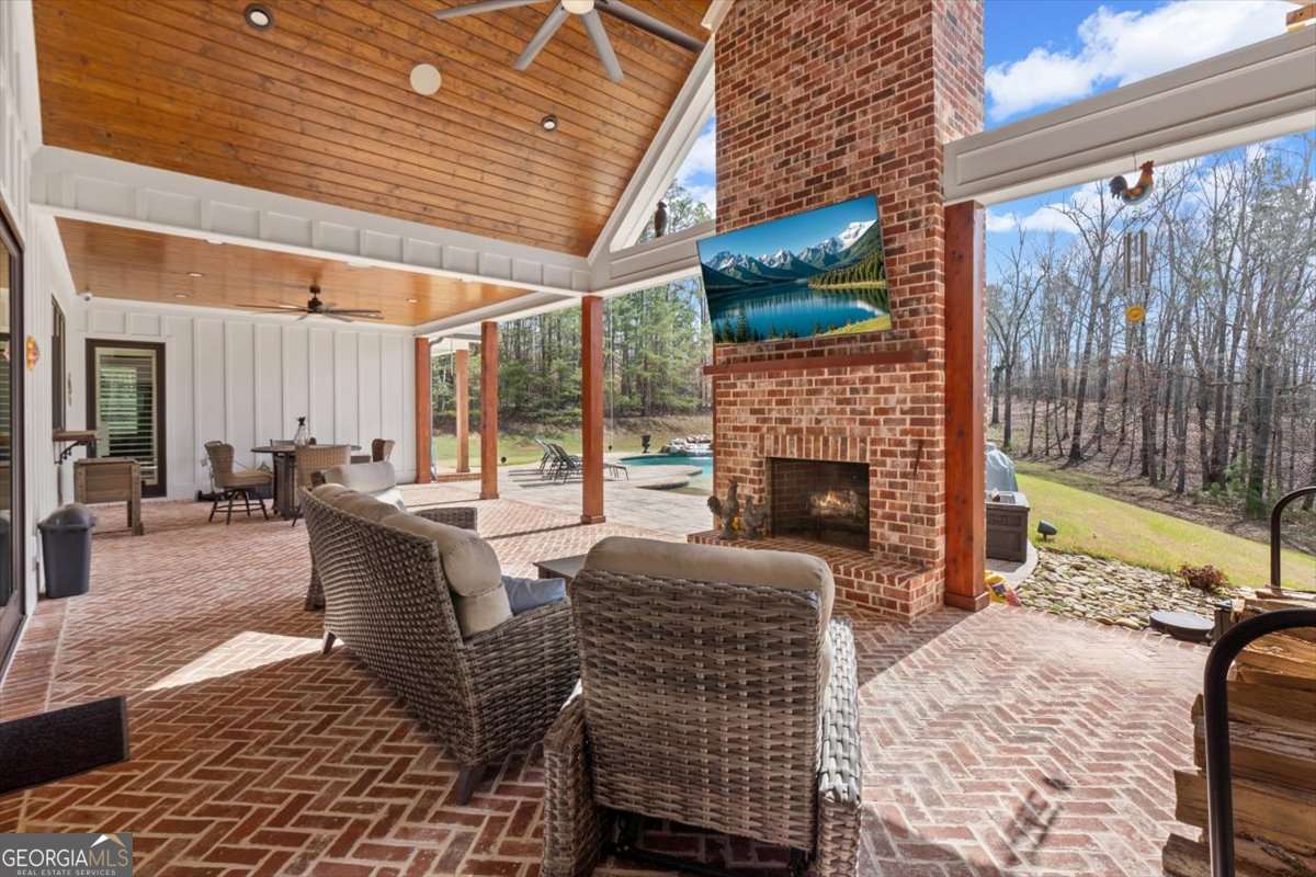 395 Heard Road Property Photo 54