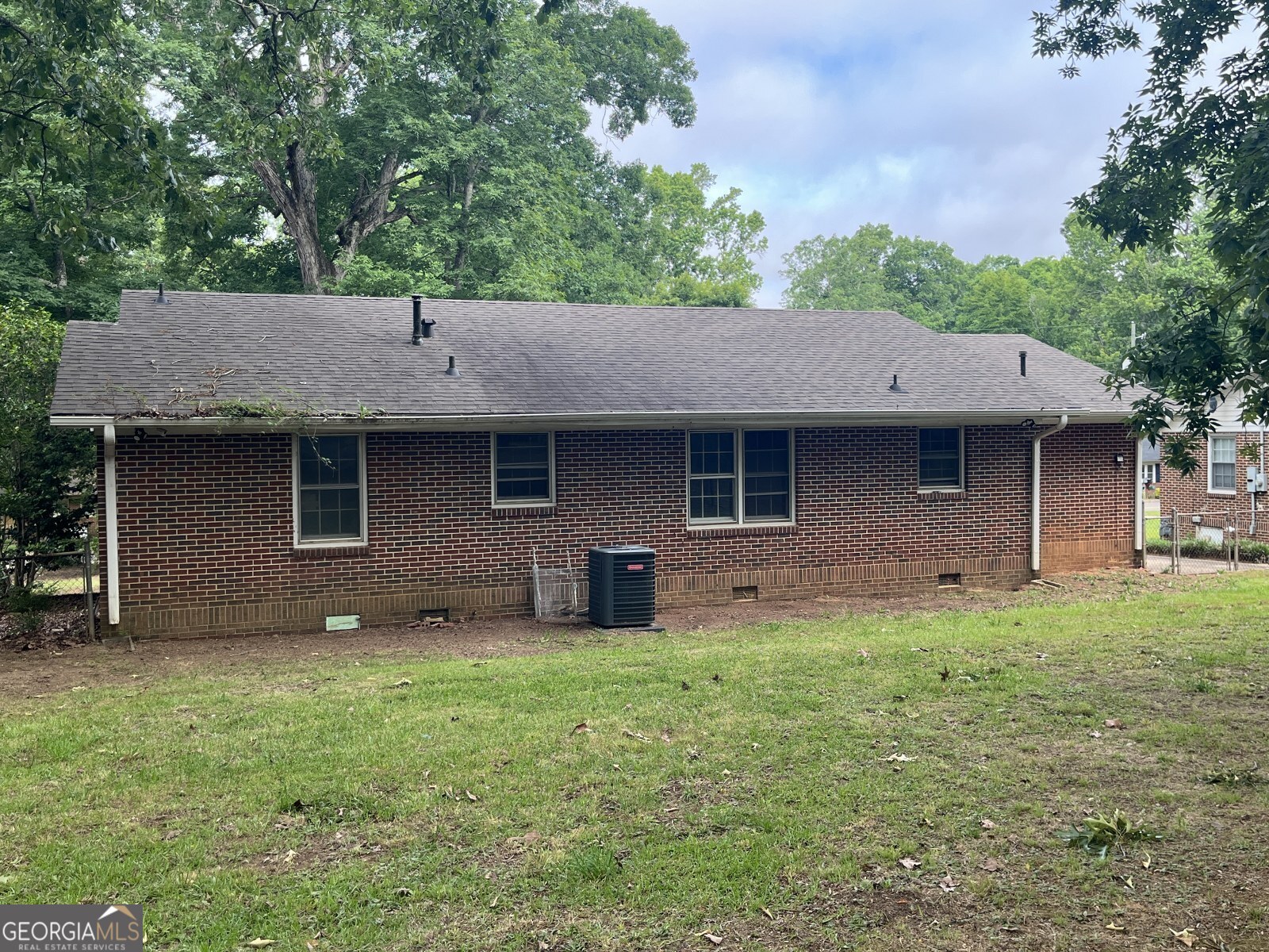 1314 Greenview Drive Property Photo 2