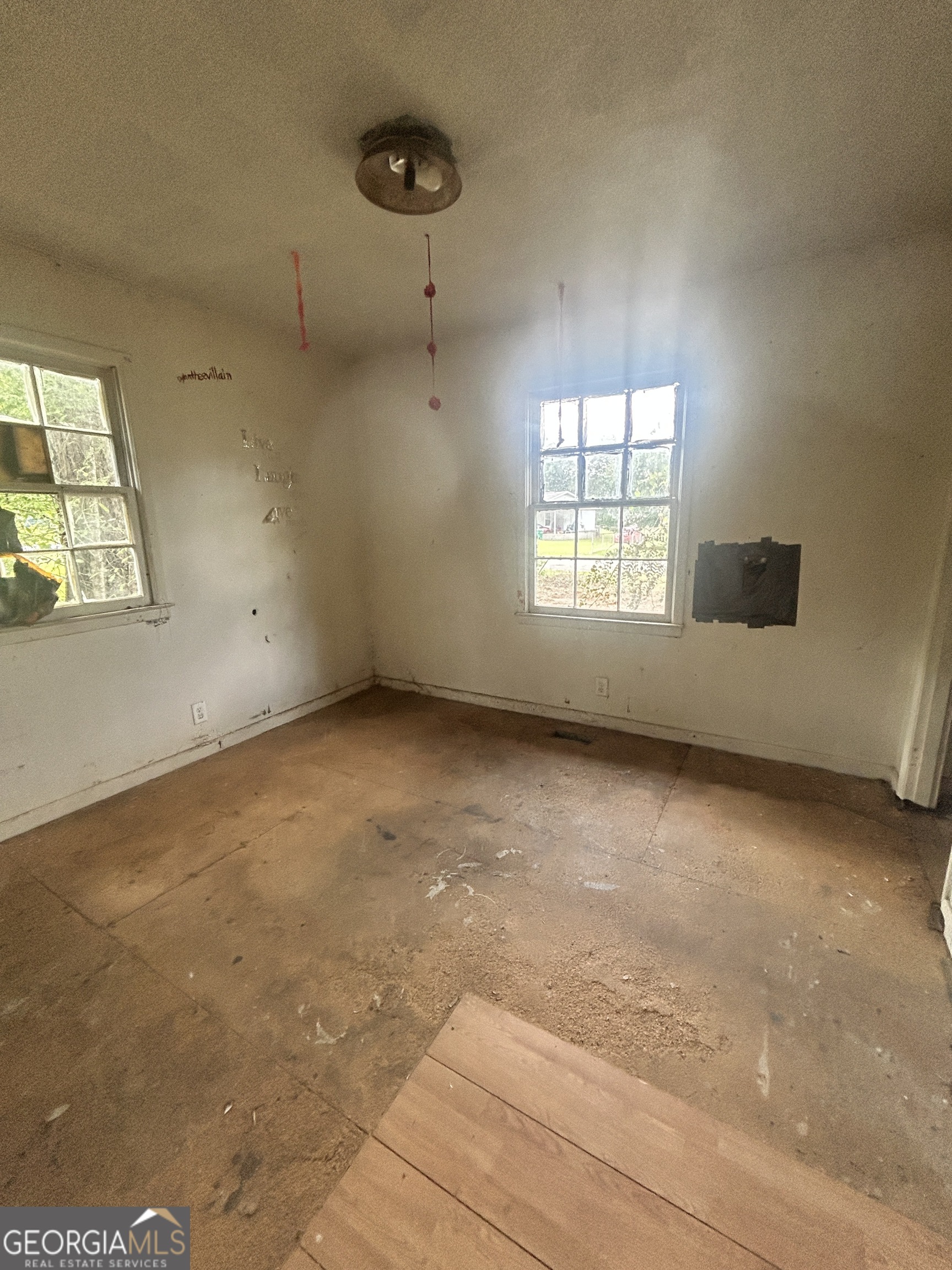 102 Brown Drive Property Photo 5
