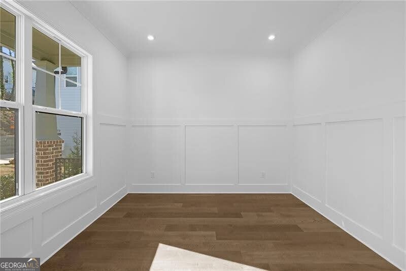 5587 Meadowstone Walk Property Photo 6