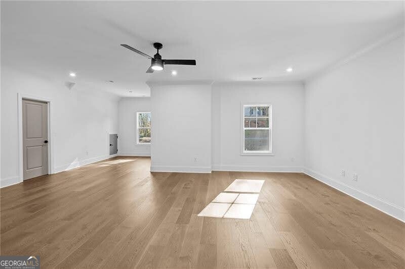 5587 Meadowstone Walk Property Photo 17