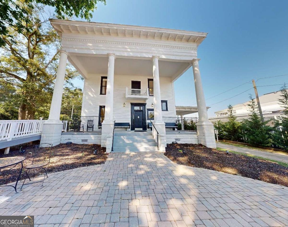 1029 S Elm Street
