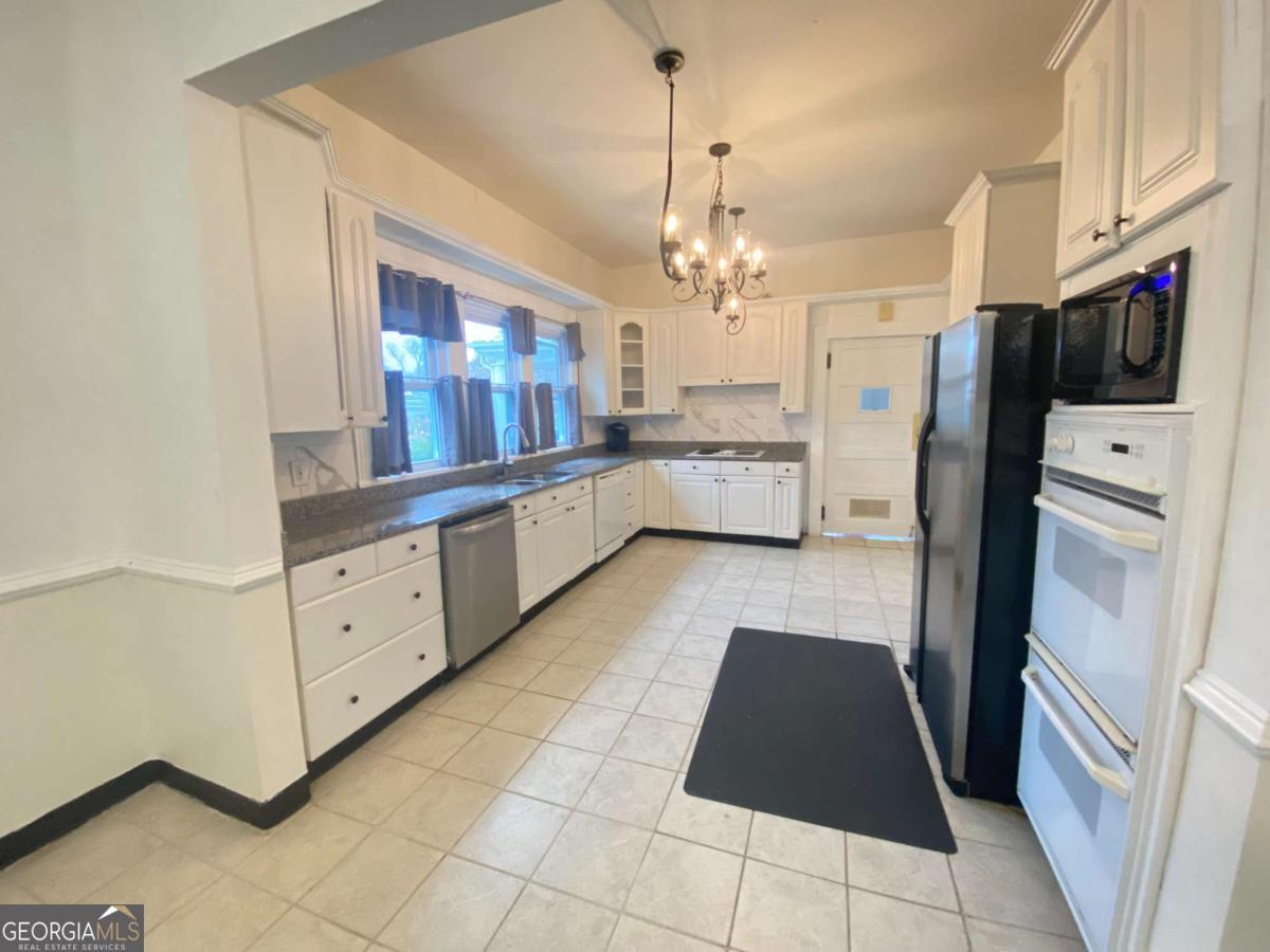 1029 S Elm Street Property Photo 11