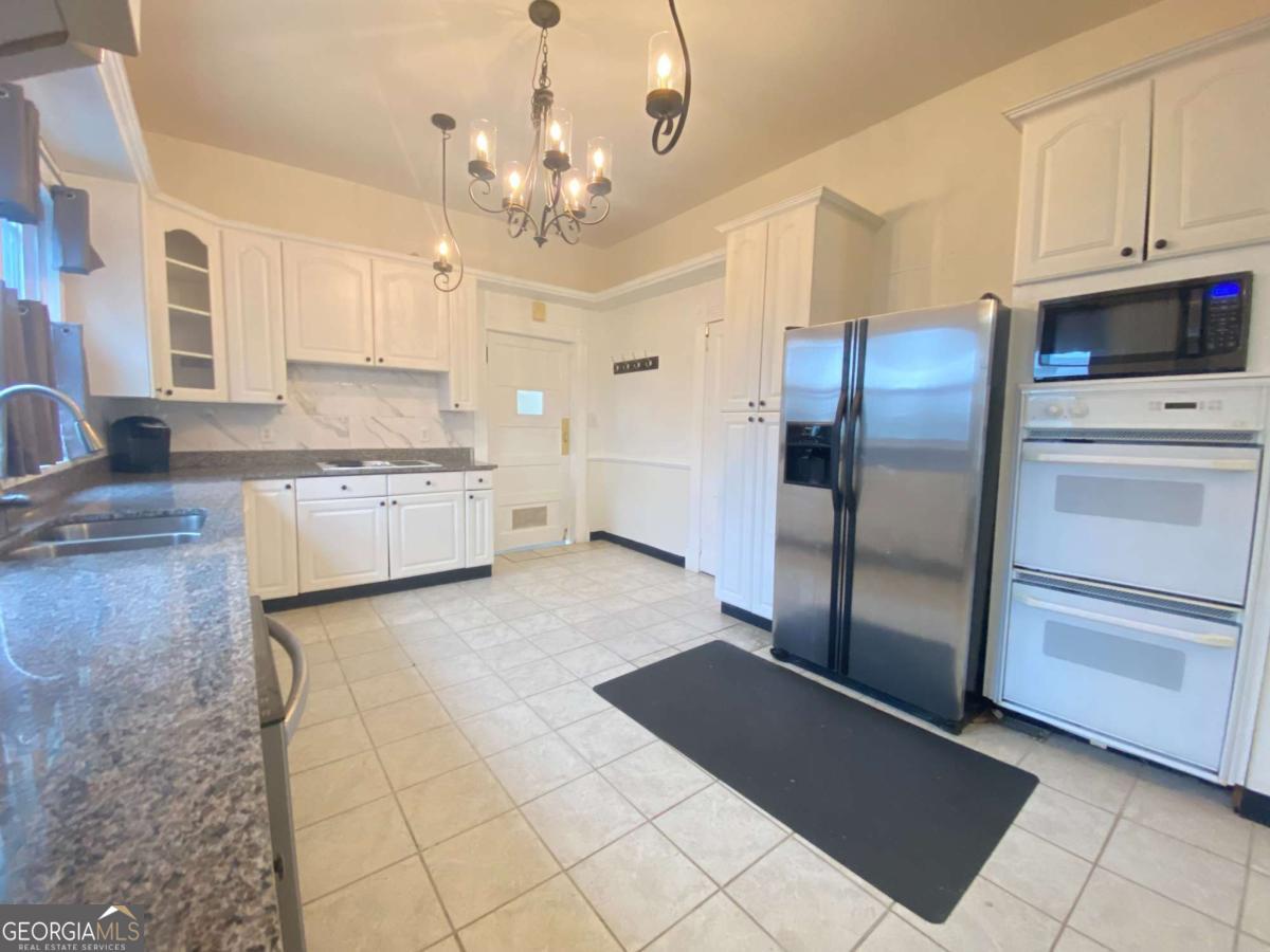 1029 S Elm Street Property Photo 12