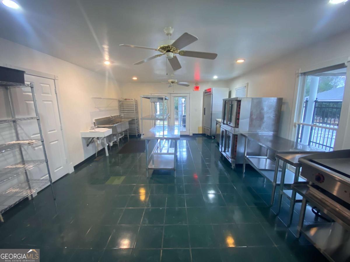 1029 S Elm Street Property Photo 16