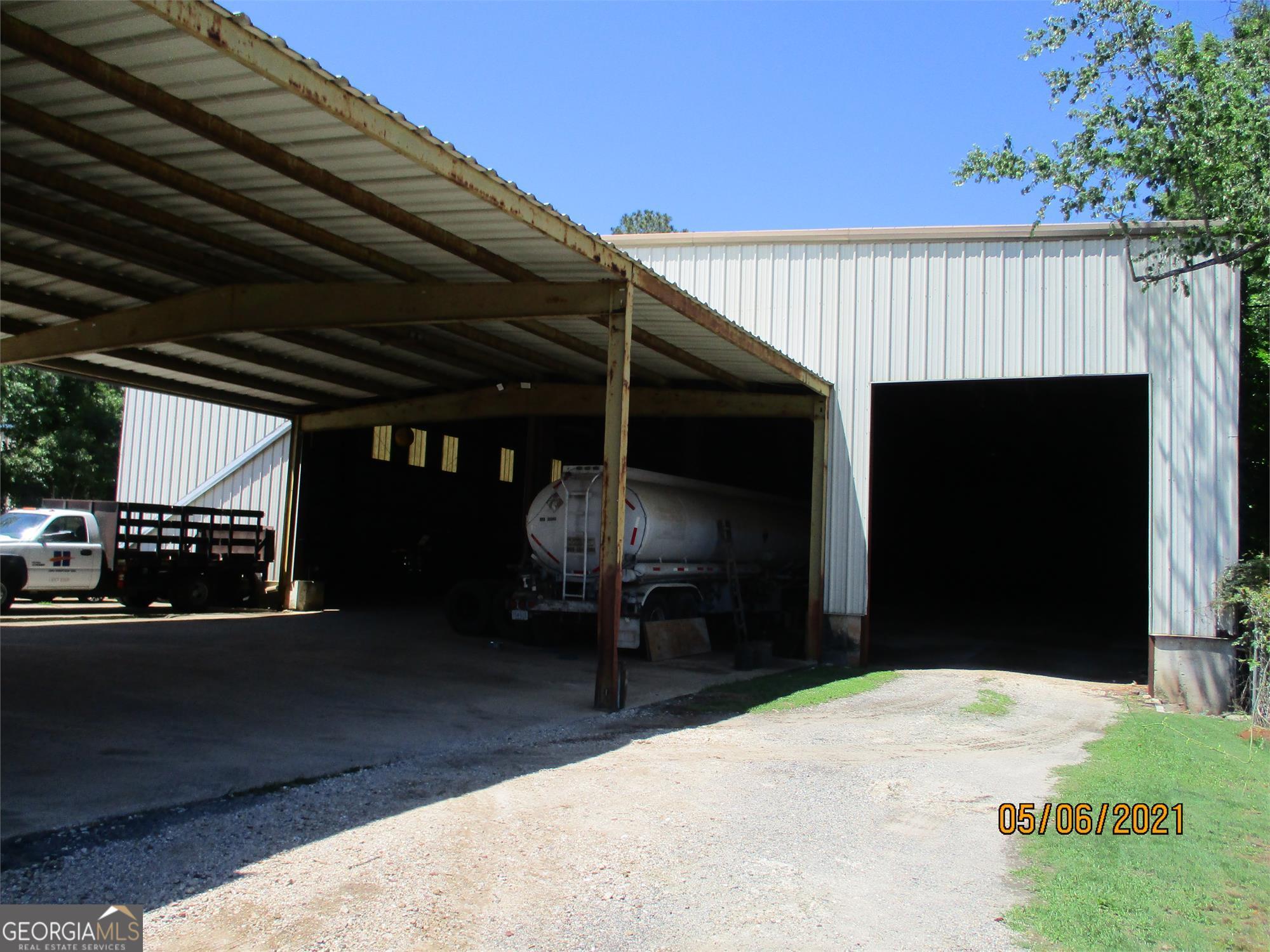 2727 Phillips Drive Property Photo 6