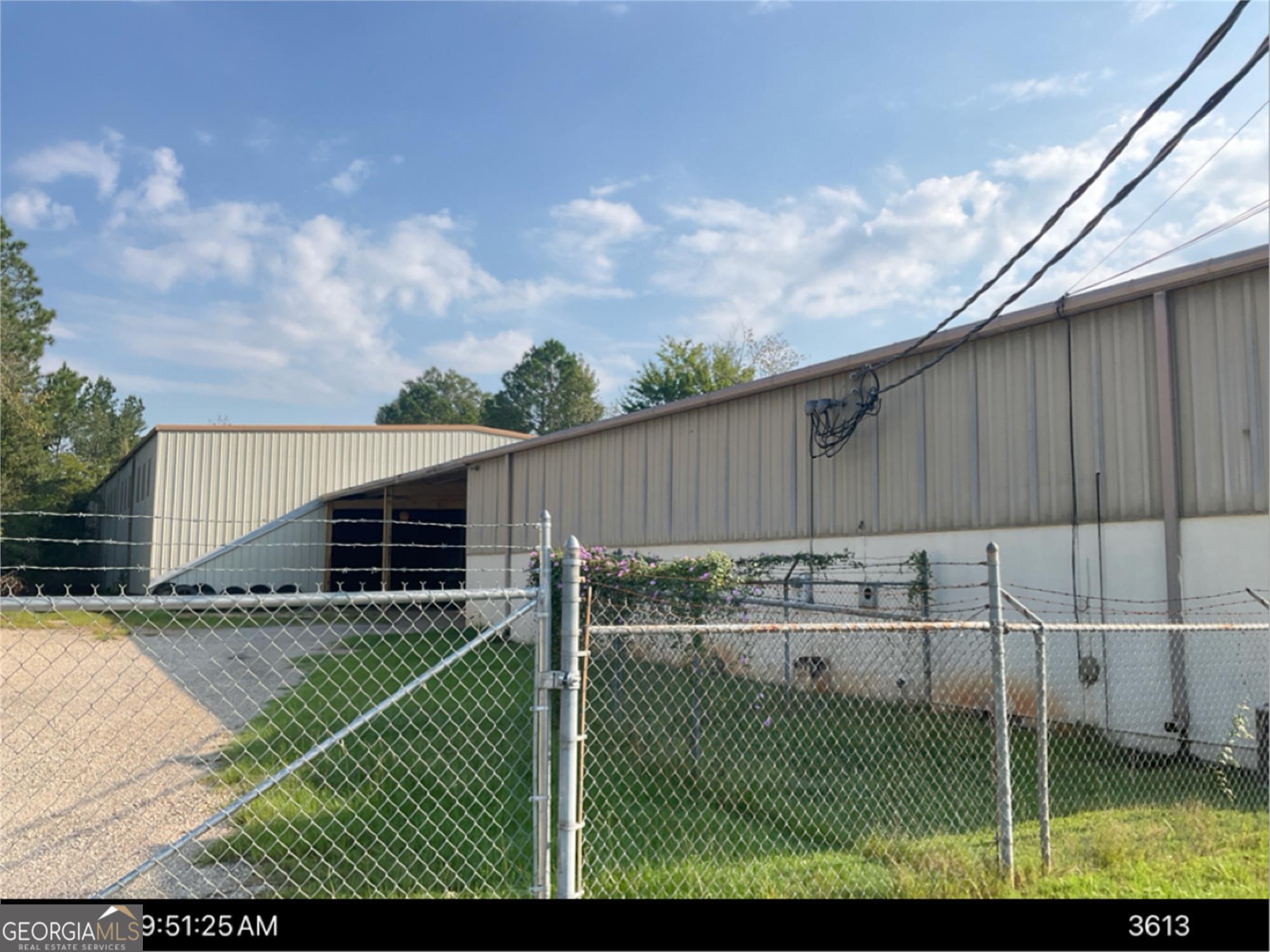 2727 Phillips Drive Property Photo 10