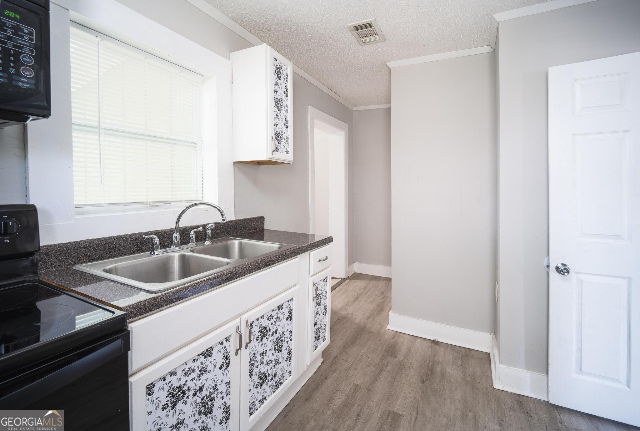 90 Martin Luther King Jr Drive Property Photo 15