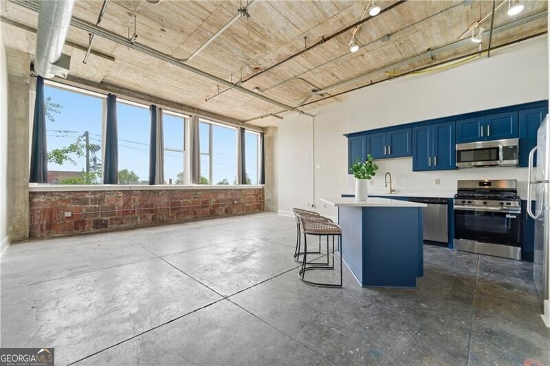 505 Whitehall Street Sw # 301 Property Photo 1