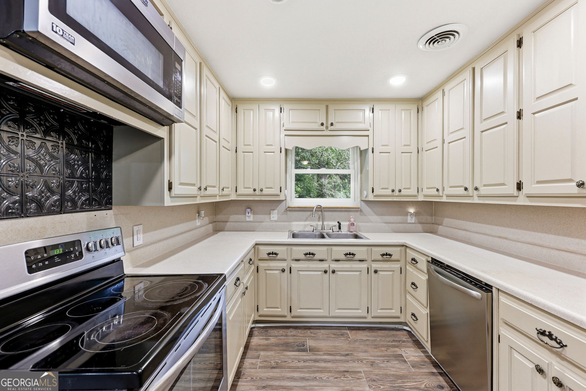3334 Little Circle Property Photo 18