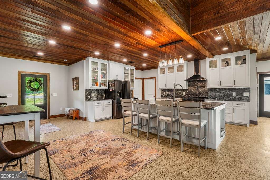 795 Hunter Road Property Photo 4