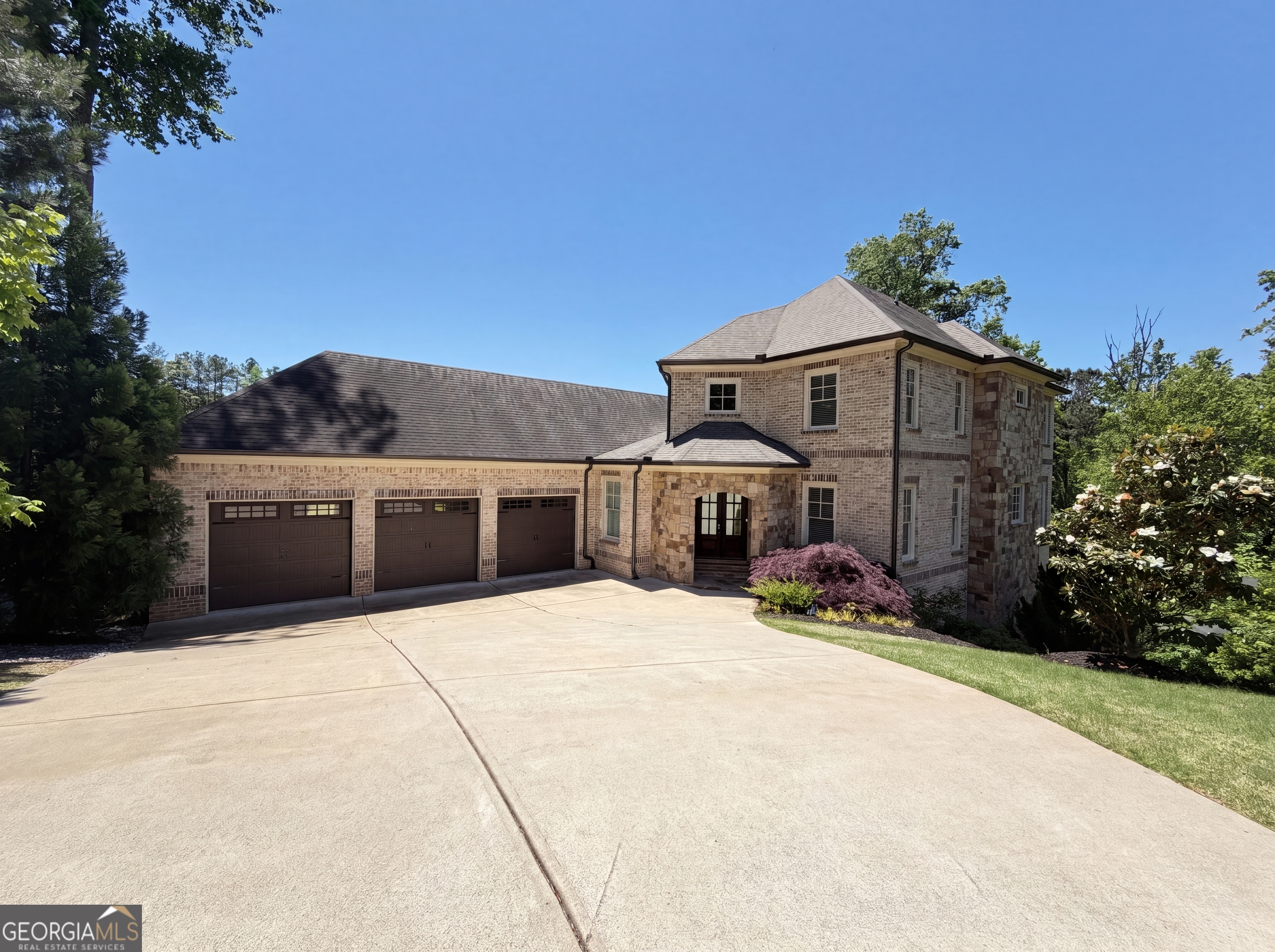 500 Founders Drive E Property Photo 1