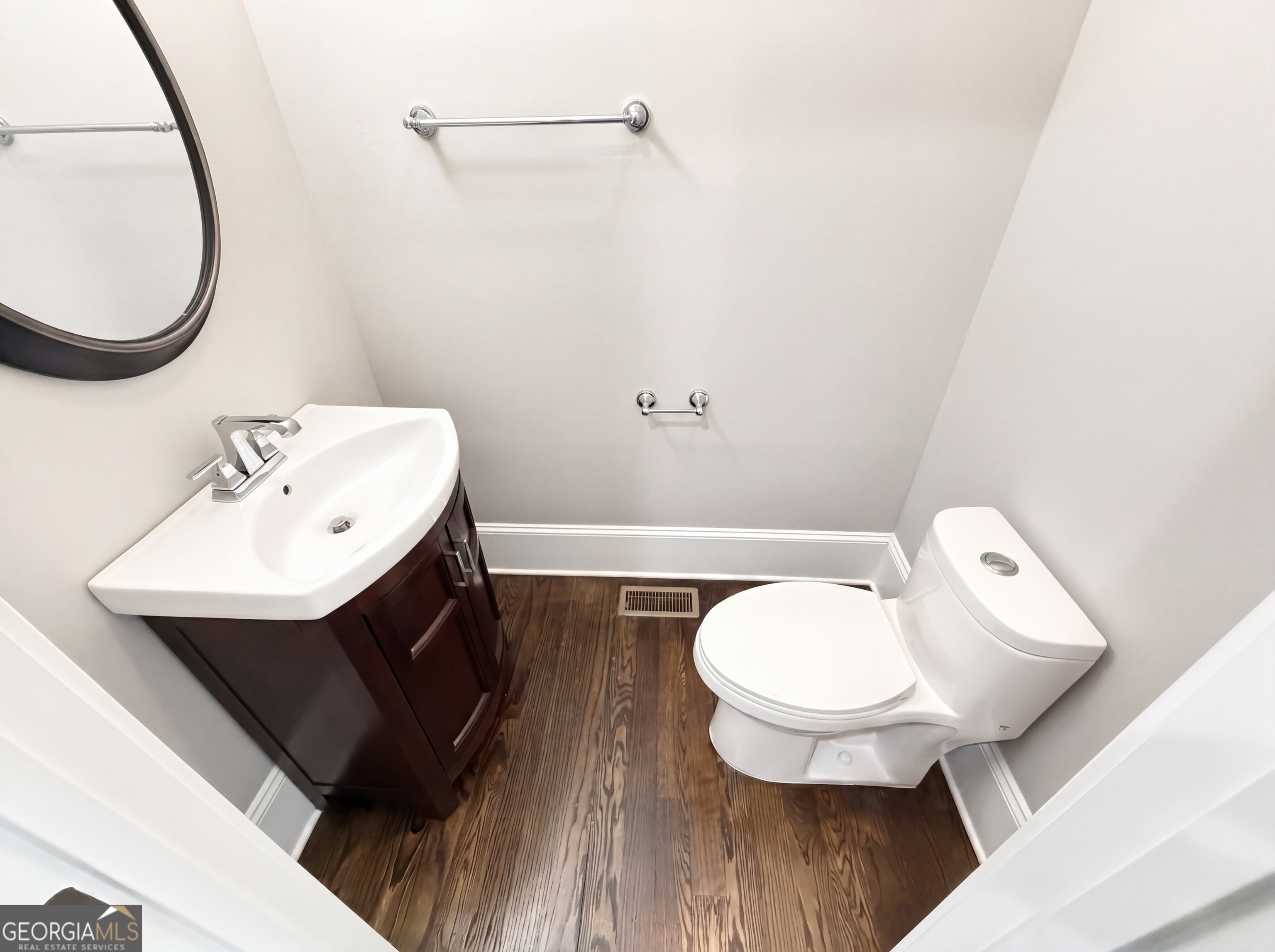 500 Founders Drive E Property Photo 8