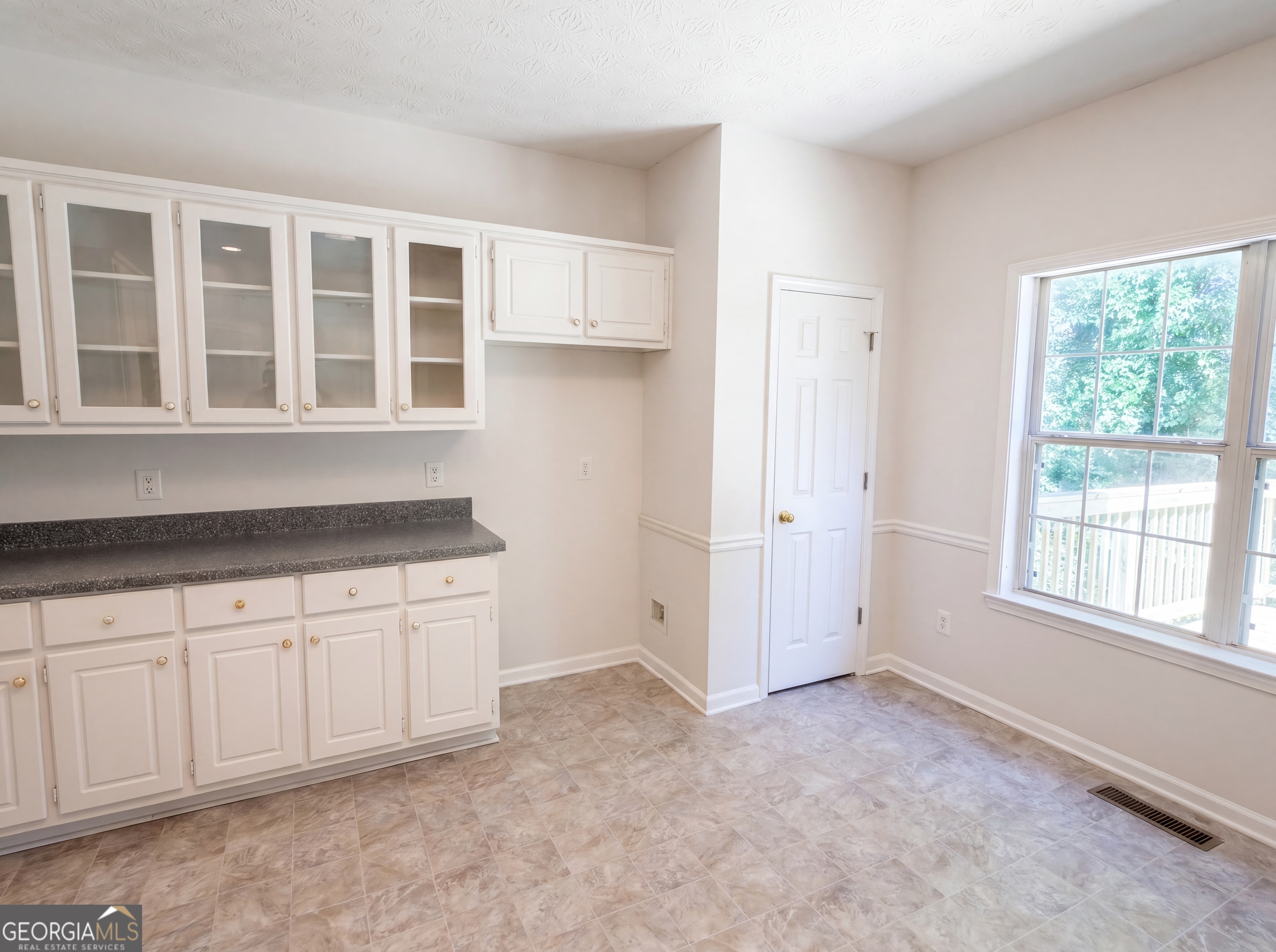 170 Rosewood Circle Property Photo 10