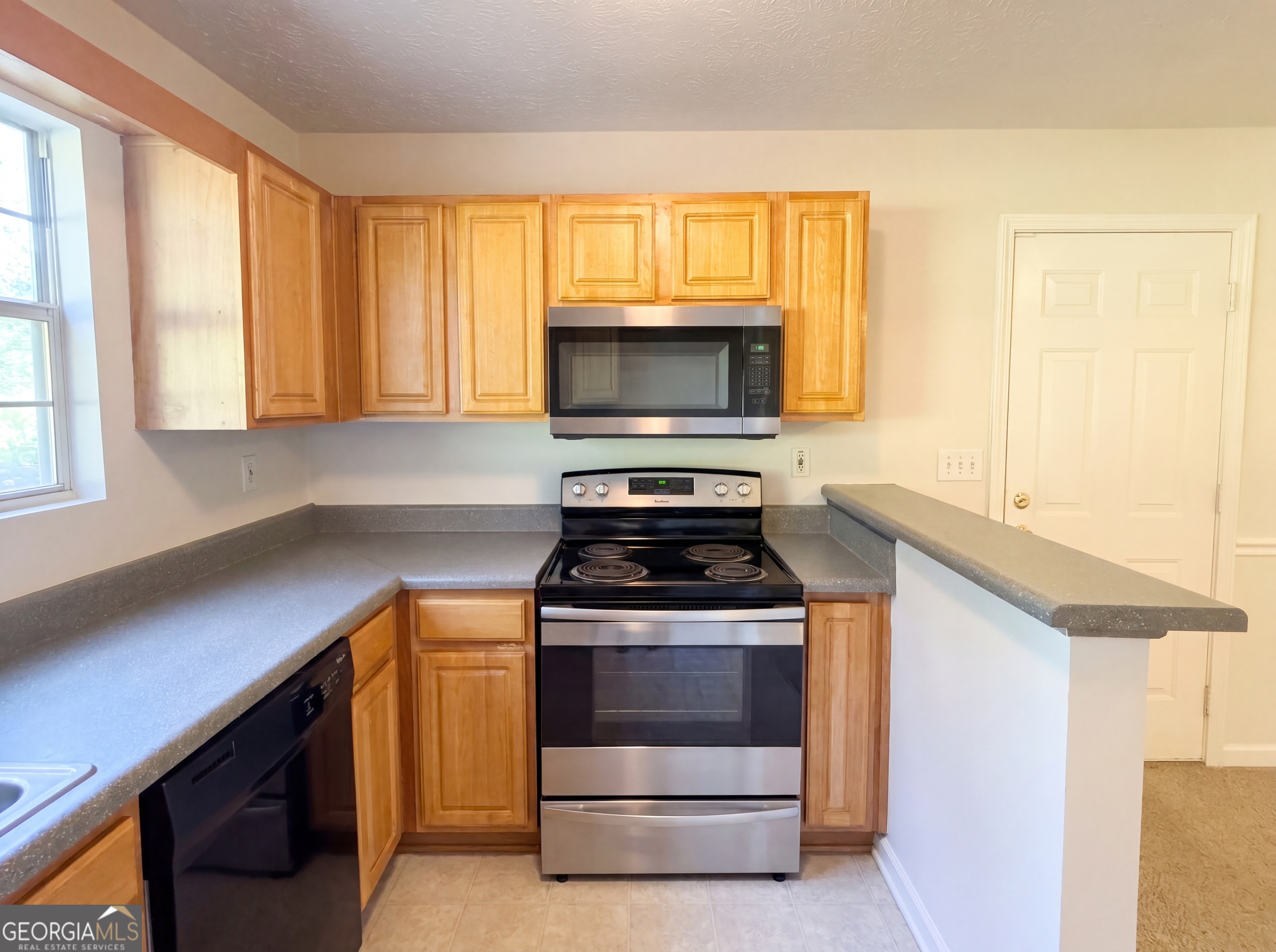 202 Bluff Court Property Photo 4